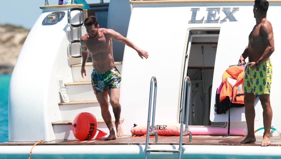 Billeder: Messi og Surez p ferie p Ibiza
